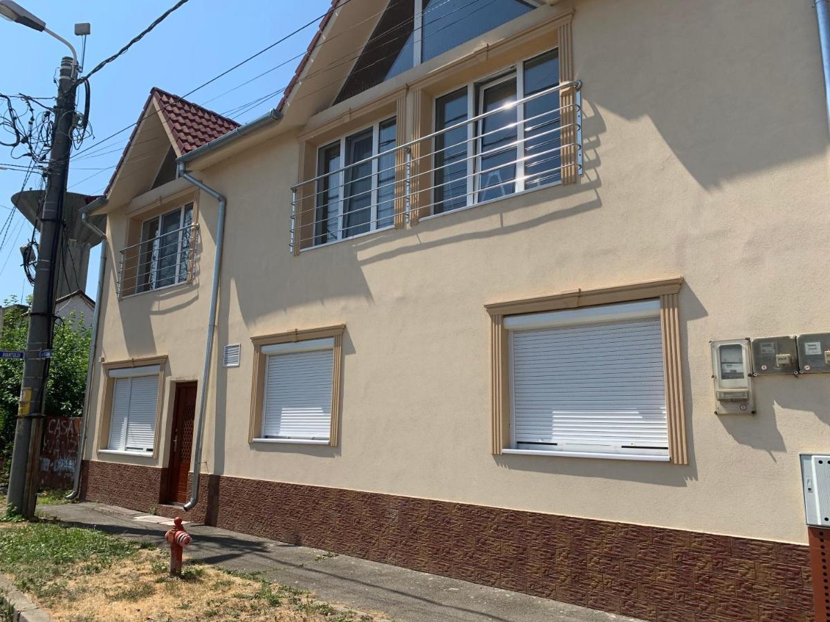 Paulaapartment&Rooms Oradea Eksteriør bilde