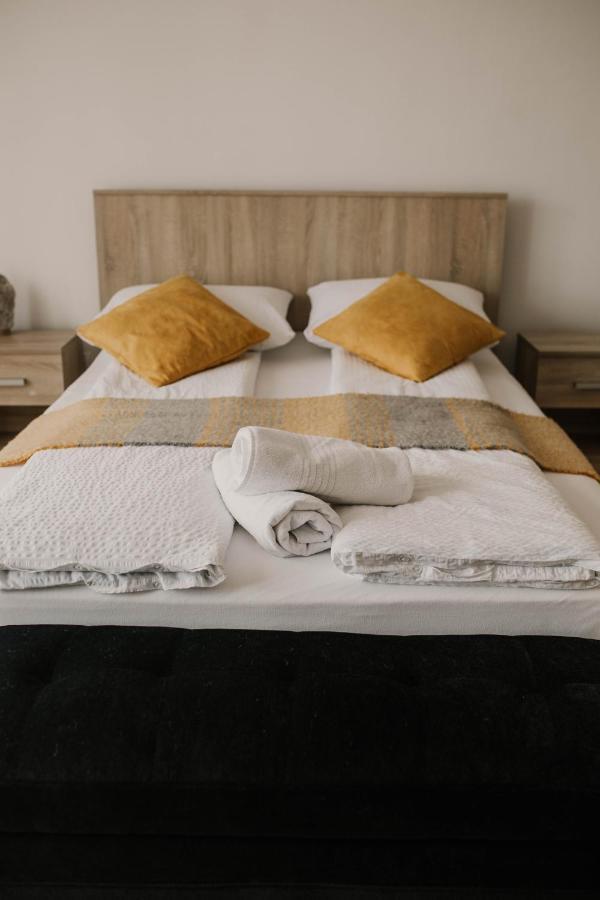 Paulaapartment&Rooms Oradea Eksteriør bilde